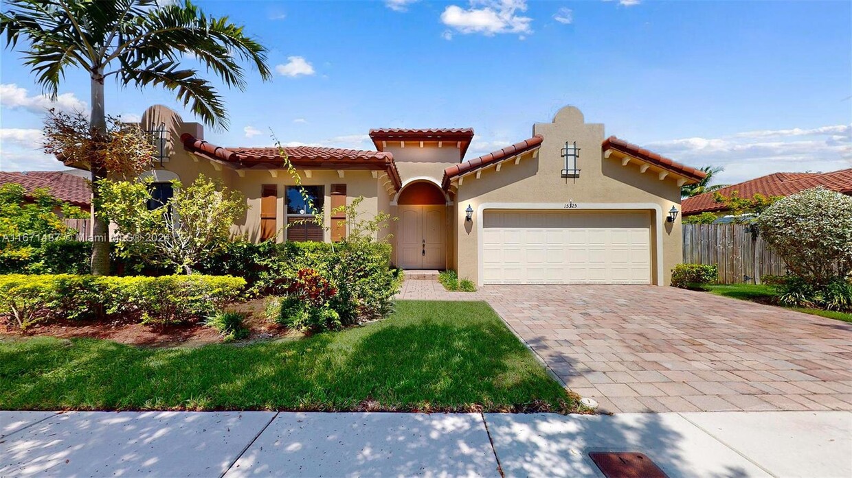 Foto principal - 15325 SW 173rd St