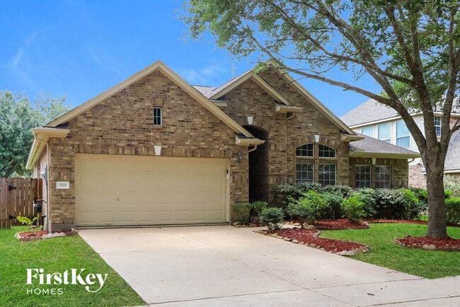 Foto del edificio - 3211 Oak Park Ln
