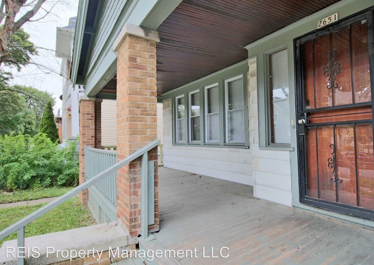 Primary Photo - 2651 N 49th St