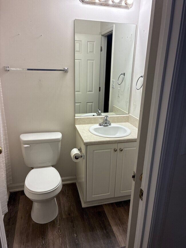 Foto del edificio - 474 Regency Park Dr