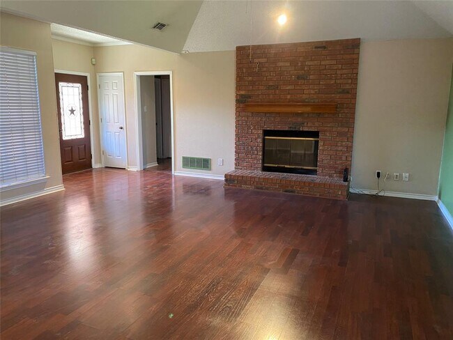Building Photo - 4744 Montego Bay Dr