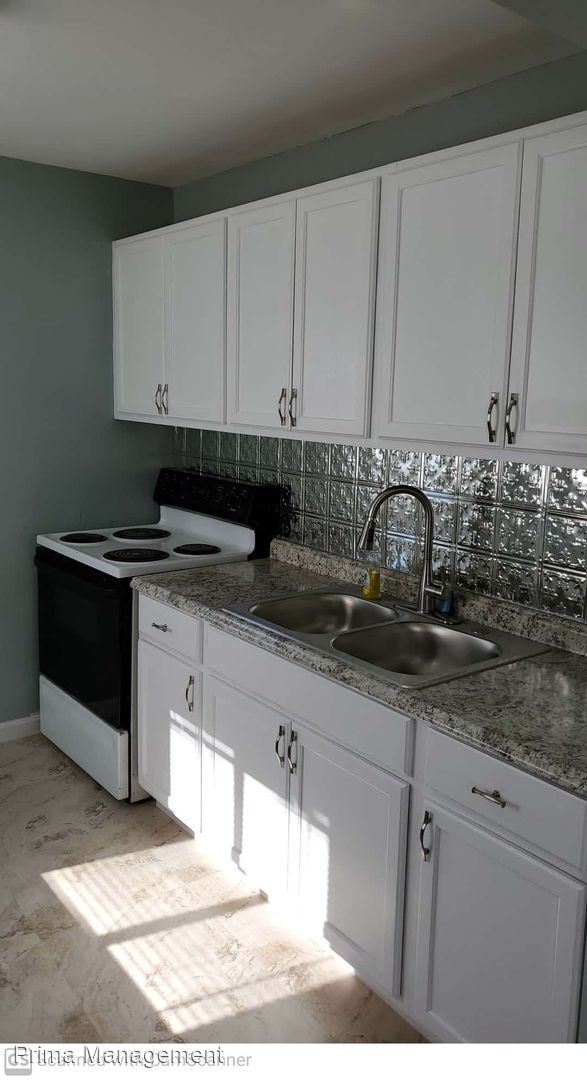 Building Photo - 2 br, 1 bath House - 153 Olive Road