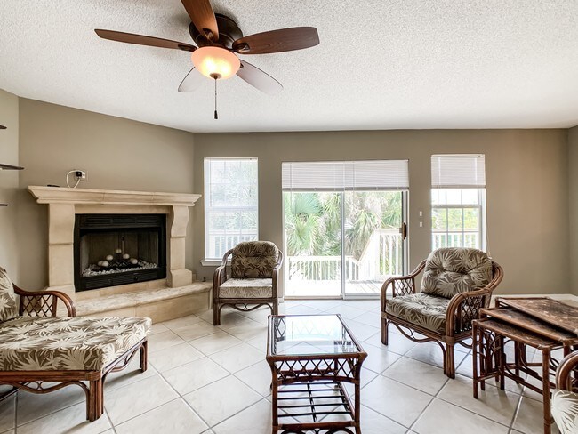 Foto del edificio - 610 Silvershore Dr