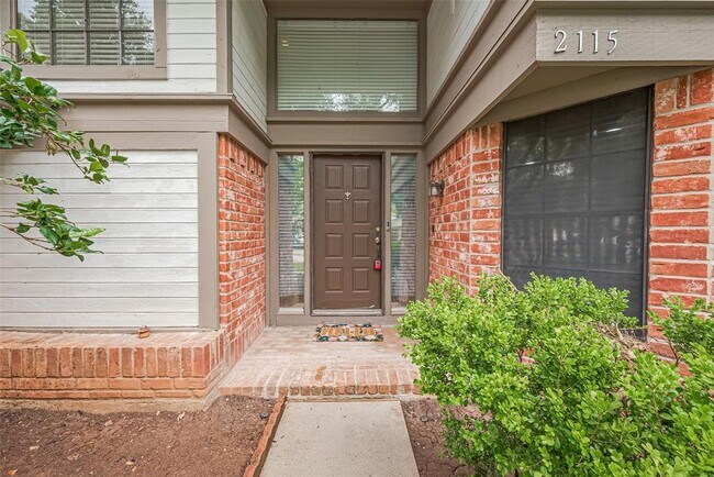 Foto del edificio - 2115 Streamcrest Ln