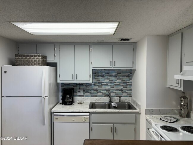 Foto del edificio - 2700 Ocean Shore Blvd