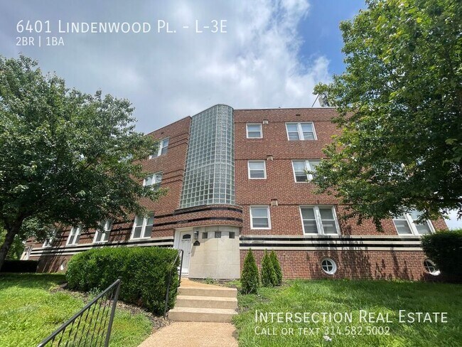 Building Photo - MOVE-IN SPECIALS! Modern, Fully-Renovated ...