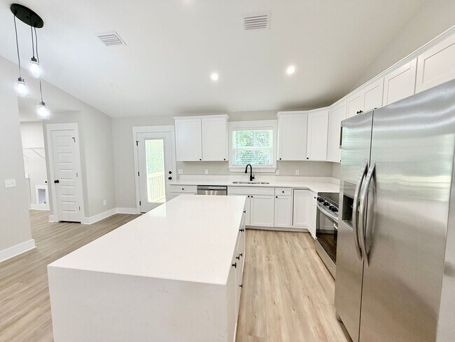 Foto del edificio - Stylish 3-Bedroom Home