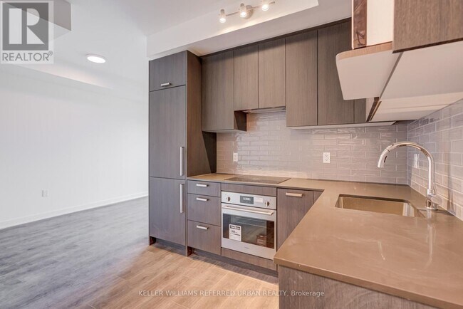 Building Photo - 65 Curlew Dr