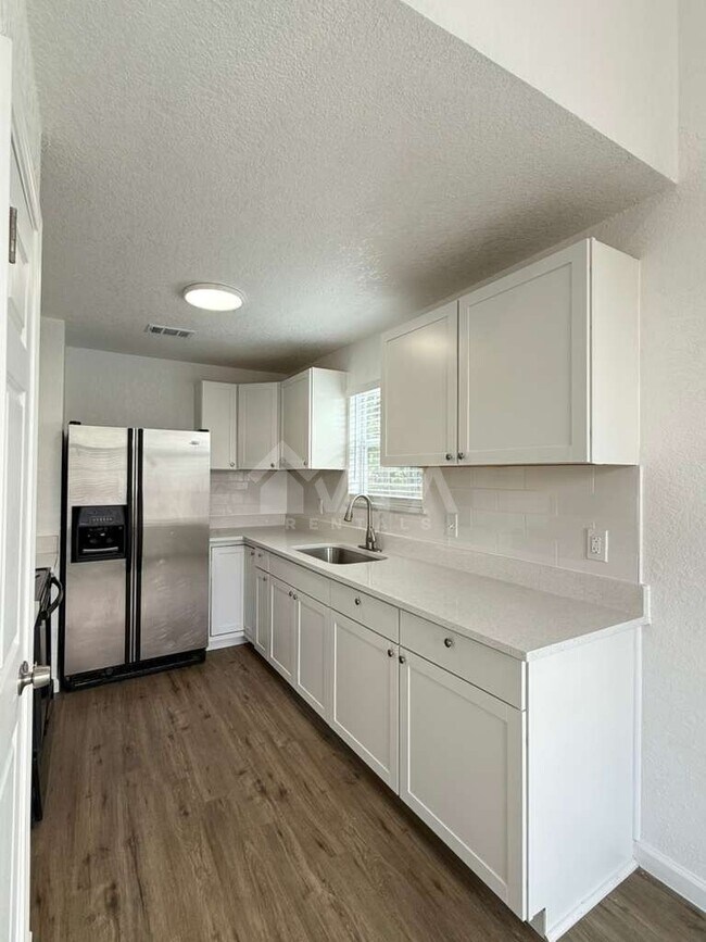 Building Photo - 11510 Hatchet Pass Dr