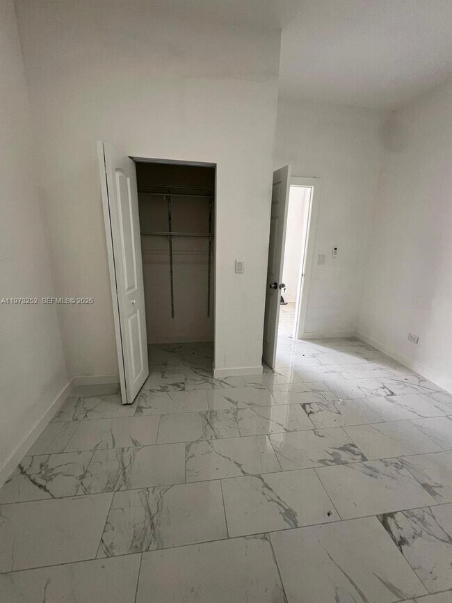 Foto del edificio - 1375 NE 135th St