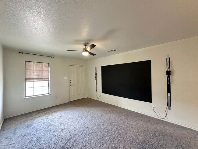 Building Photo - 510 Primrose Dr