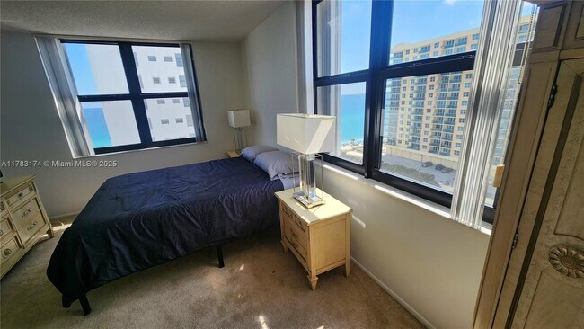 Foto del edificio - 2401 S Ocean Dr