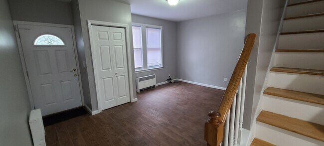 Foto del edificio - 4 Rademan Pl