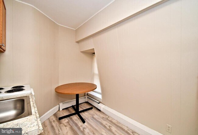 Foto del edificio - 563 King St