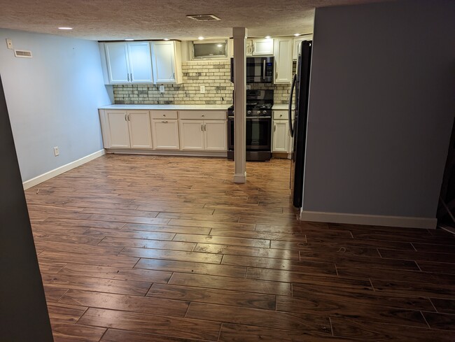 Downstairs Kitchen1 - 1308 Wright St