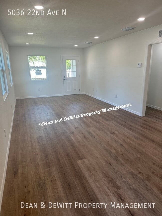 Foto del edificio - 5036 22nd Ave N