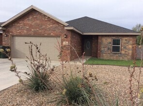 Building Photo - 200 Almond Tree Ln