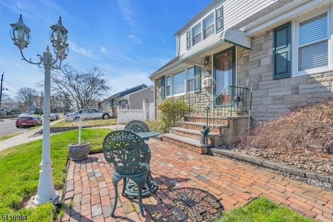 Building Photo - 69 N 12th Ave