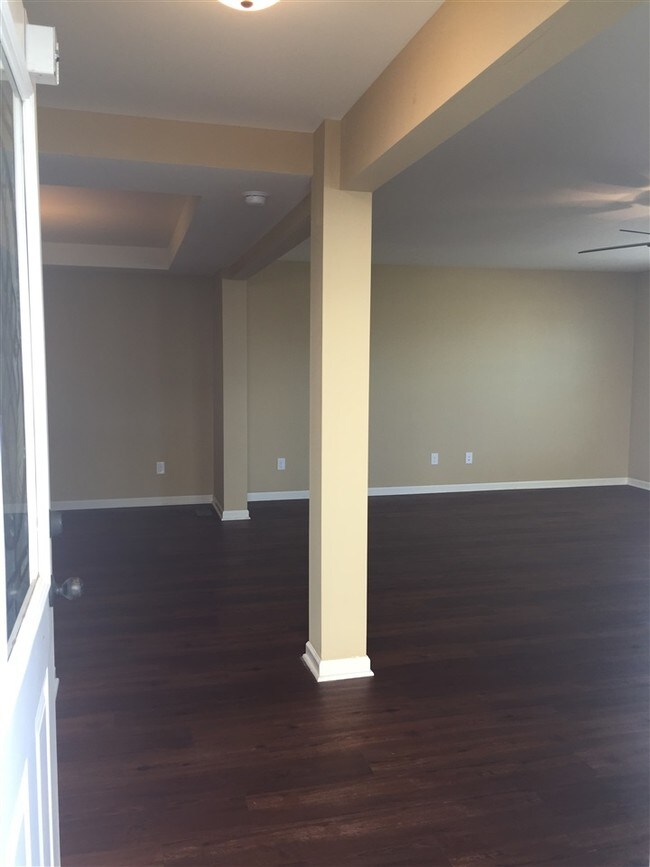 Foto del edificio - 156 Vineland Pkwy Dr