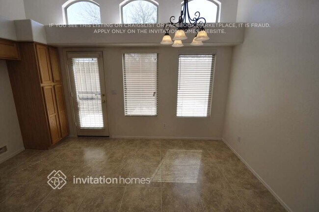 Building Photo - 10541 W Almeria Rd