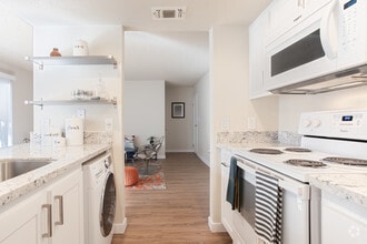 2BR,1BA-Griffith - The Parc Apartments