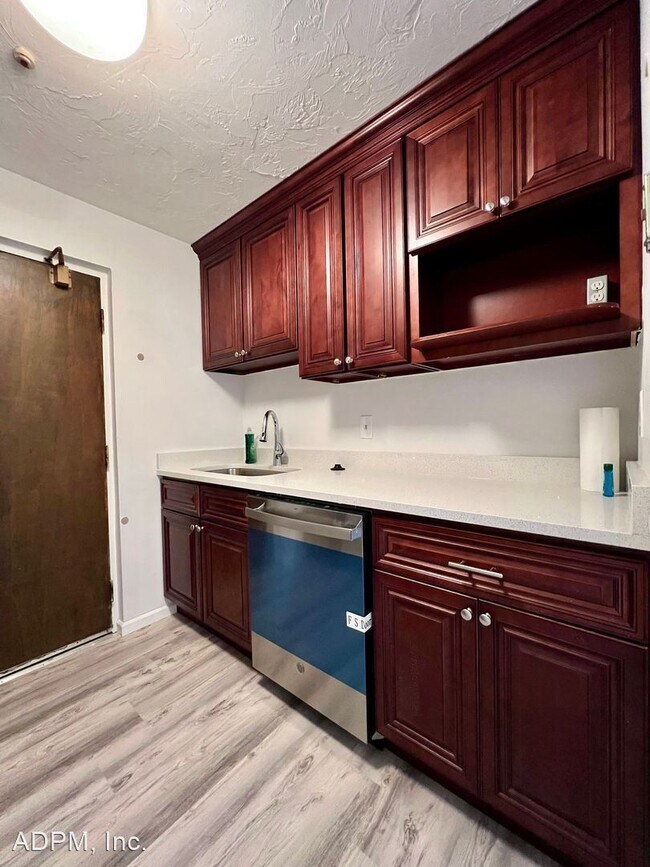 Building Photo - 1 br, 1 bath House - 53 Will Drive Unit 140