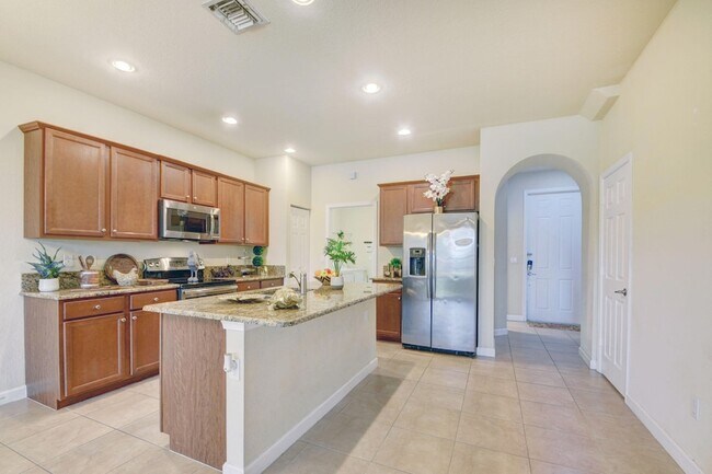 Building Photo - 10385 Wellington Parc Dr