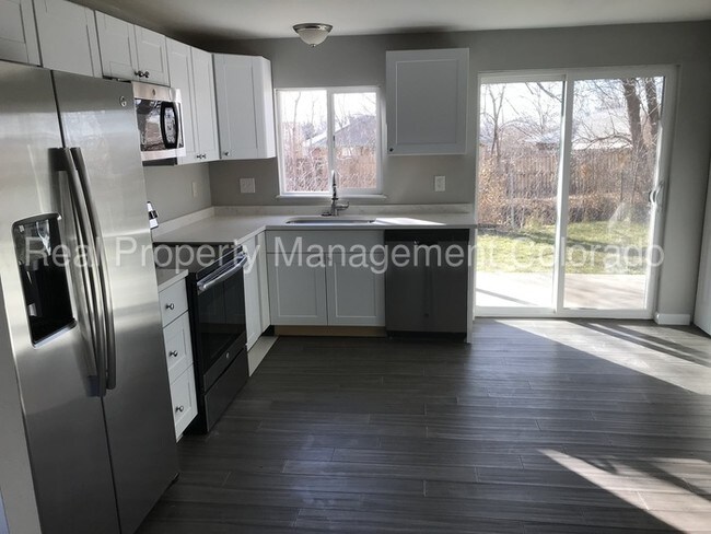 Building Photo - Stunning duplex in Westminster!
