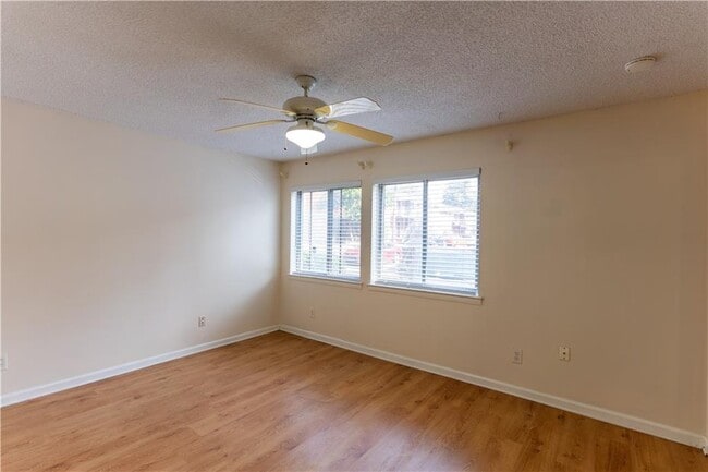Foto del edificio - 4266 Roswell Rd NE
