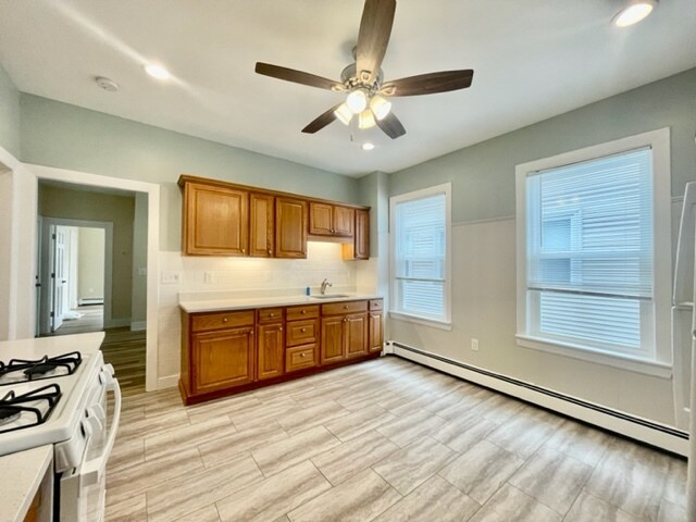 Comer en la cocina - 332 Hurley St