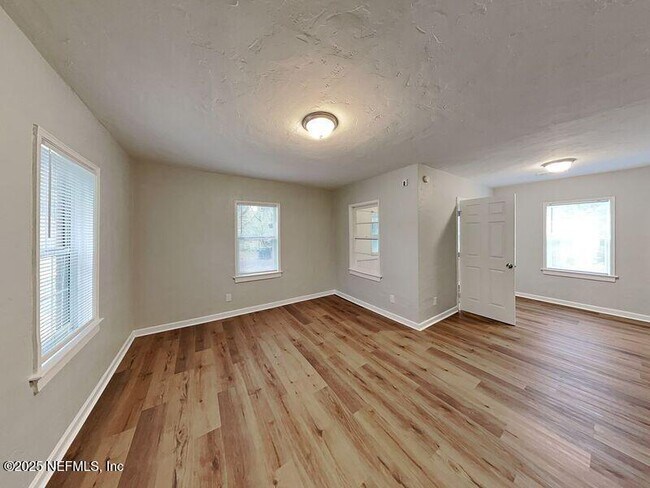 Building Photo - 886 Brandywine St