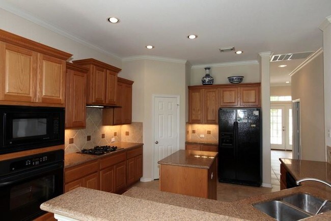 Building Photo - 2217 Shore Creek Dr