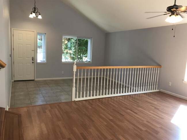 Building Photo - 963 Sterling Cir