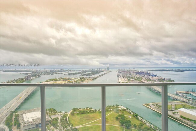 Foto del edificio - 1100 Biscayne Blvd