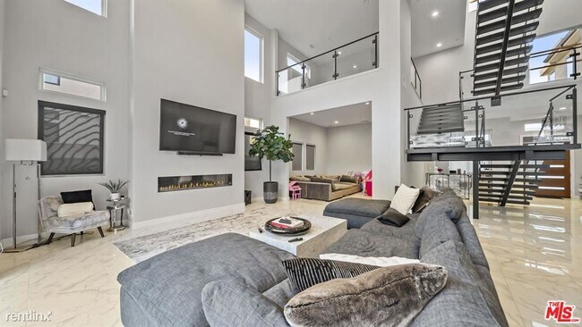 Foto del edificio - 5 br, 6 bath House - 20345 W Windsor Ln