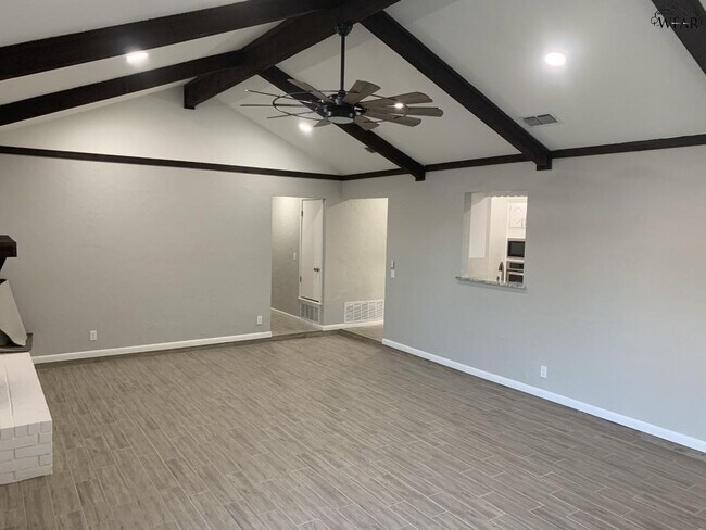Foto del edificio - 5519 Briargrove Dr