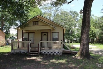 Building Photo - 23923 S Wildwood Dr