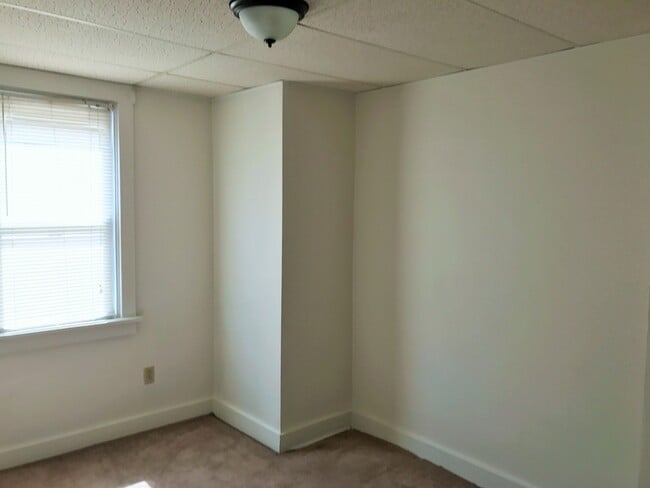 Foto del edificio - LARGE, RECENTLY UPDATED HOME AVAILABLE FOR AUGUST!