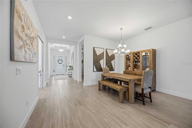 Foto del edificio - 10116 Silent Night Ln