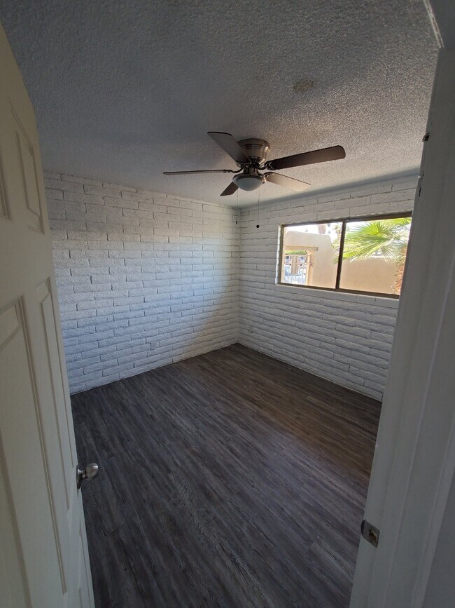 Foto del edificio - 2Br/1Ba Updated South Scottsdale Apartment