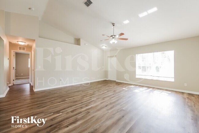 Building Photo - 315 Dill Avenue
