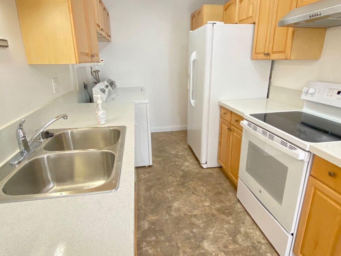 Primary Photo - 3 Bedroom, 1.5 Bath House