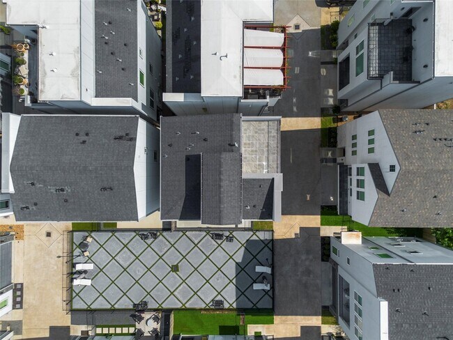 Foto del edificio - 8409 Hempstead Rd