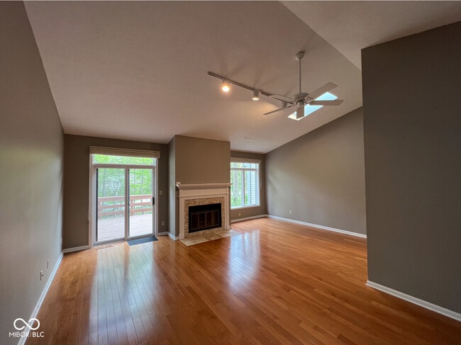 Building Photo - 1727 Creekside Ln W