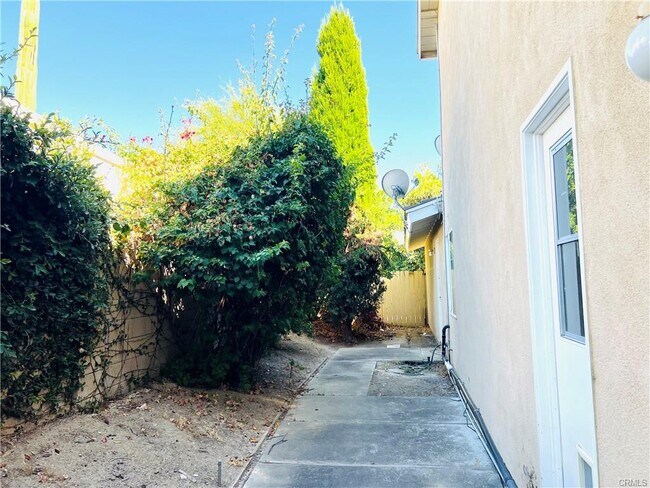 Building Photo - 24702 Eloisa Dr