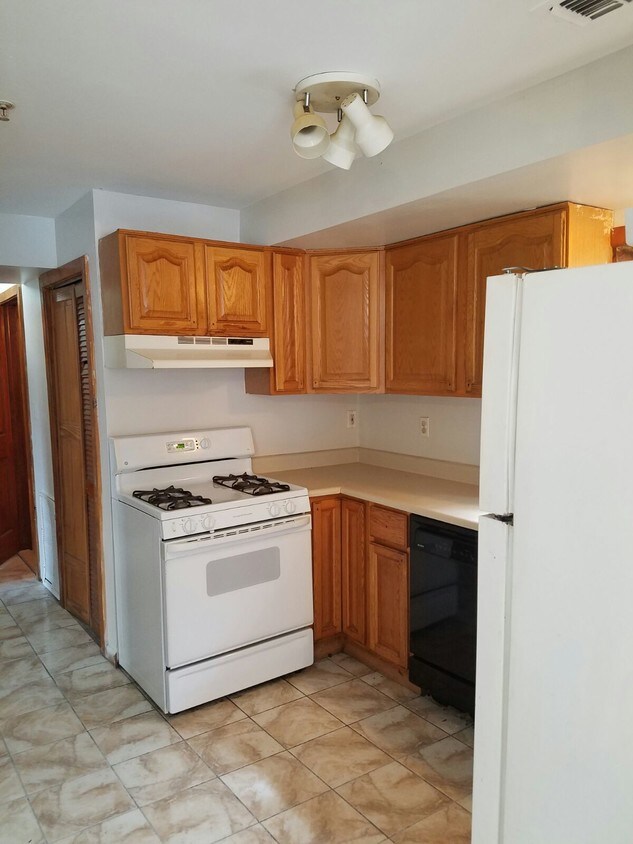 78 Bergen Ave, Jersey City, NJ 07305 Rentals in Jersey City at 78