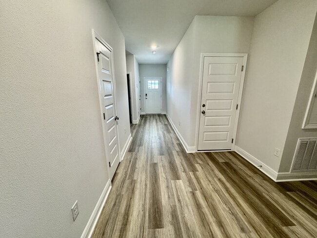 Building Photo - 8084 Fir Tree Dr