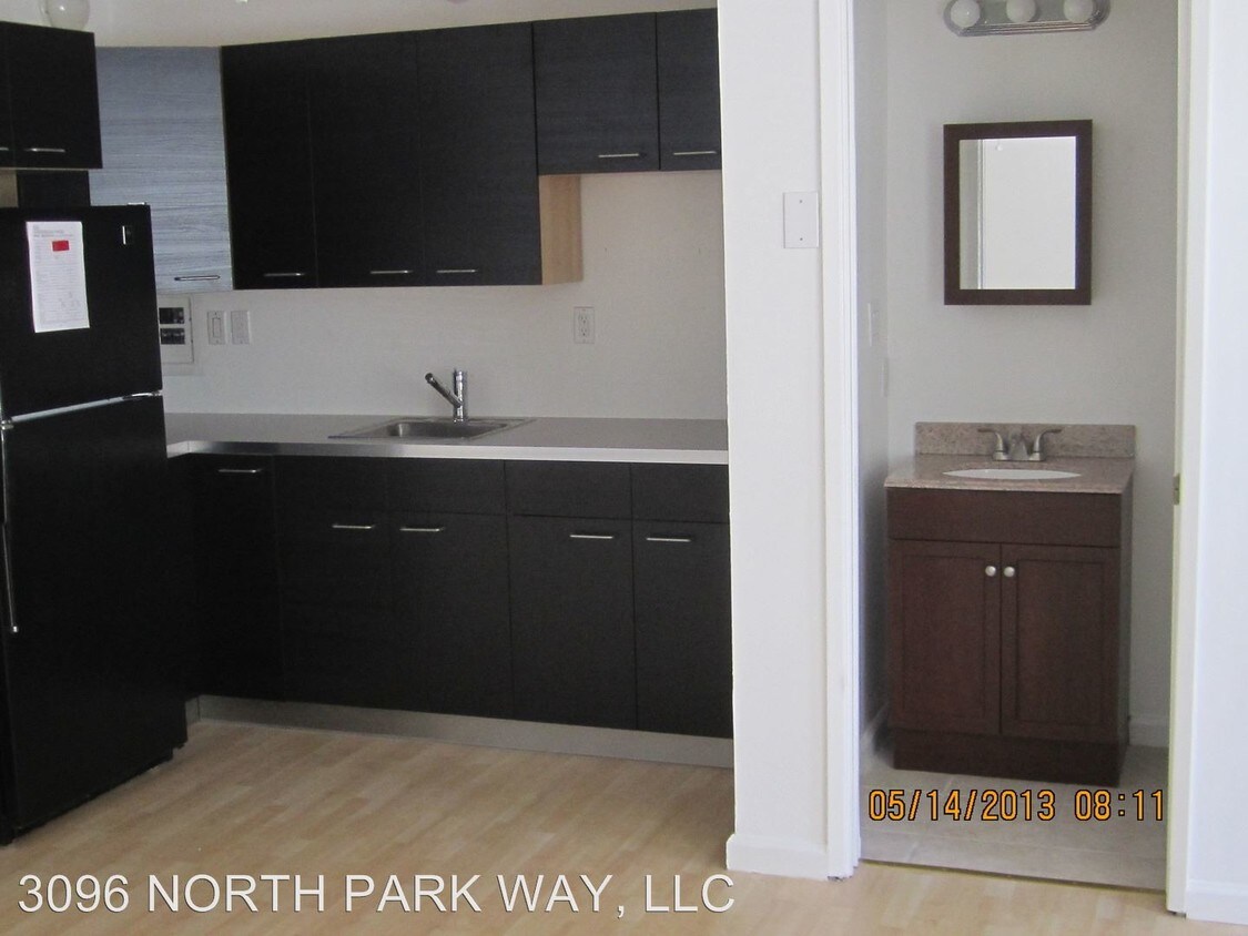 Building Photo - 3078-3096 North Park Way