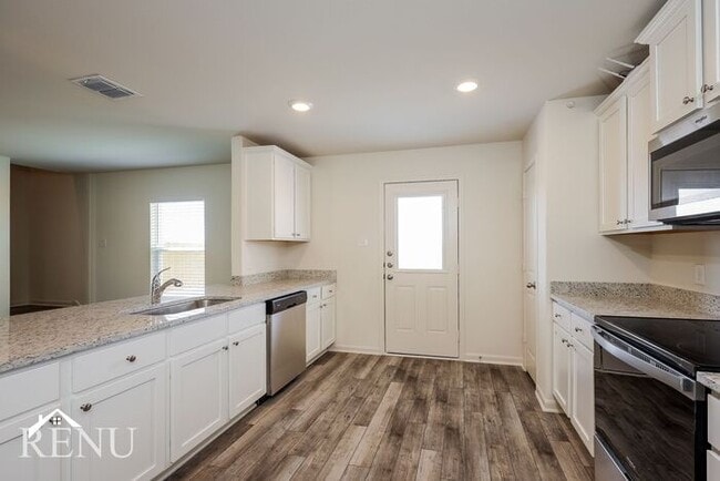 Building Photo - 11026 Yonder Flts