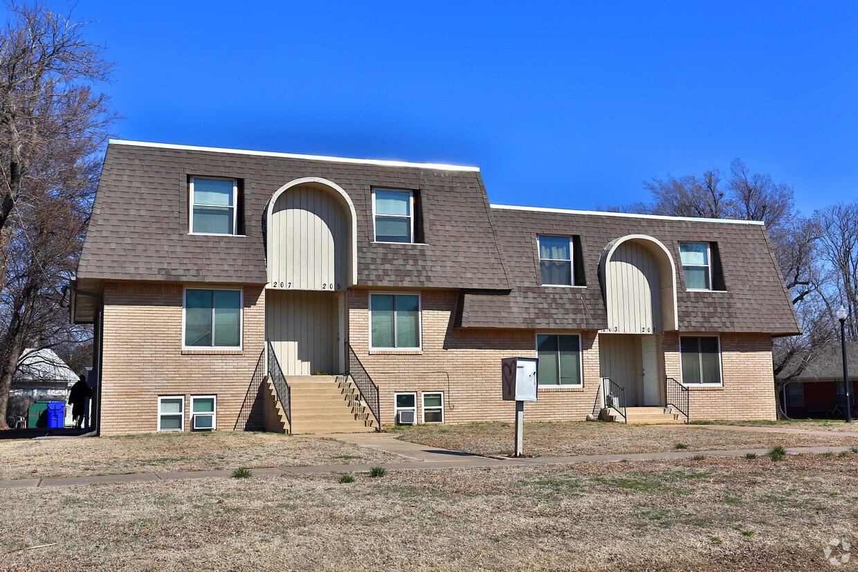 201 W Duffy St, Norman, OK 73069 Apartments in Norman, OK